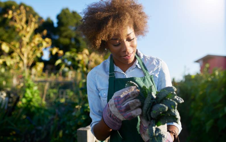 How Do You Know Your Gardener Is Doing Their Job? Look For These Signs